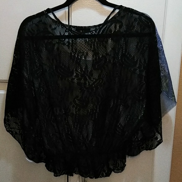 Women's top size medium - Picture 4 of 5